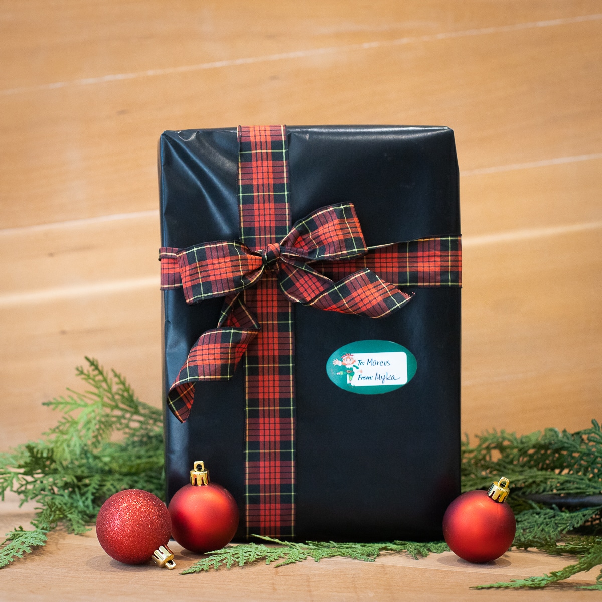QTY 100 Christmas Elf Gift Tags for Wrapped Presents