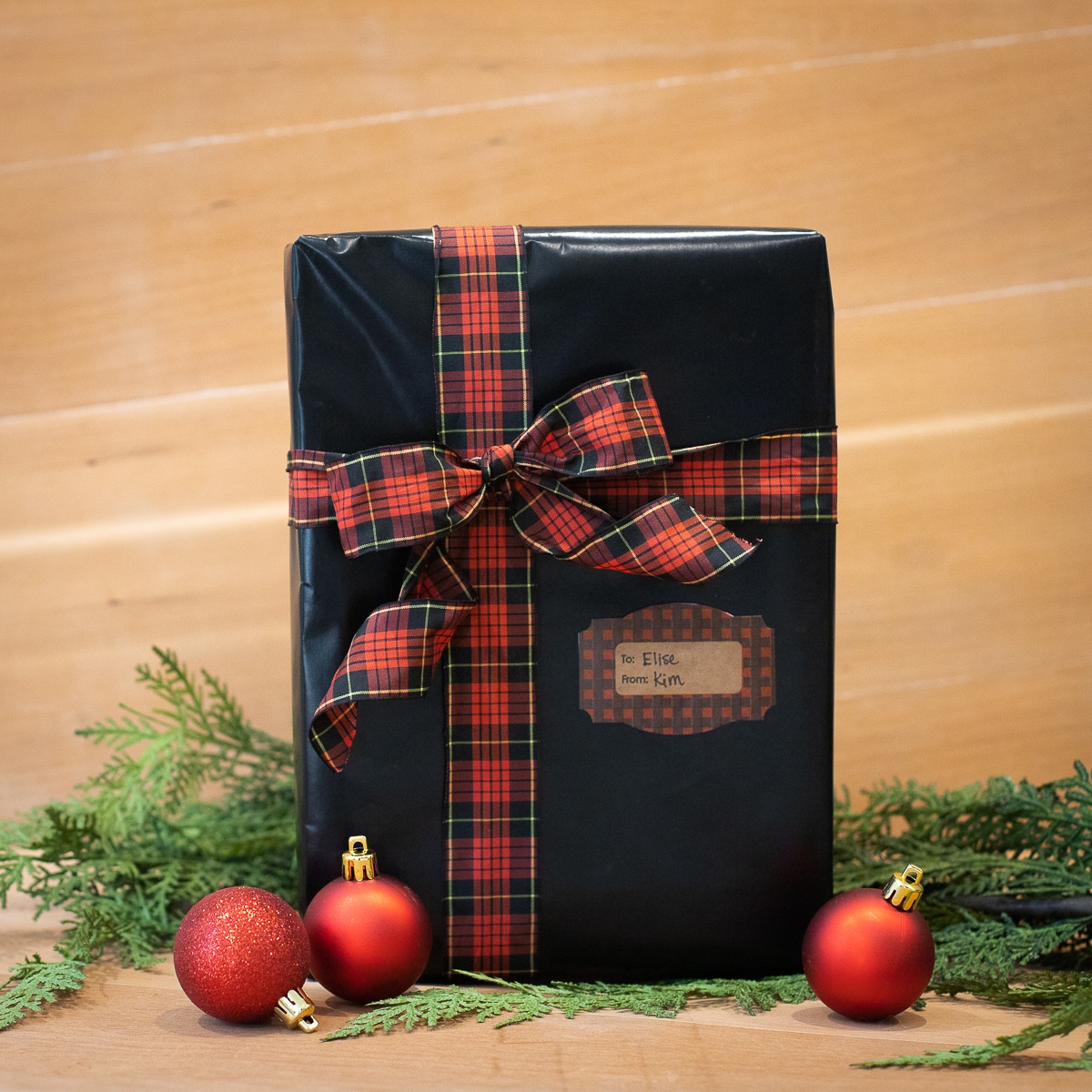 QTY 100 Red Buffalo Plaid Holiday Kraft Gift Tags